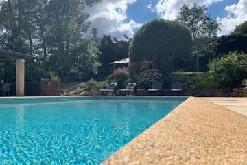 Gîte pour 5 personnes, avec jardin et piscine à Tauriers