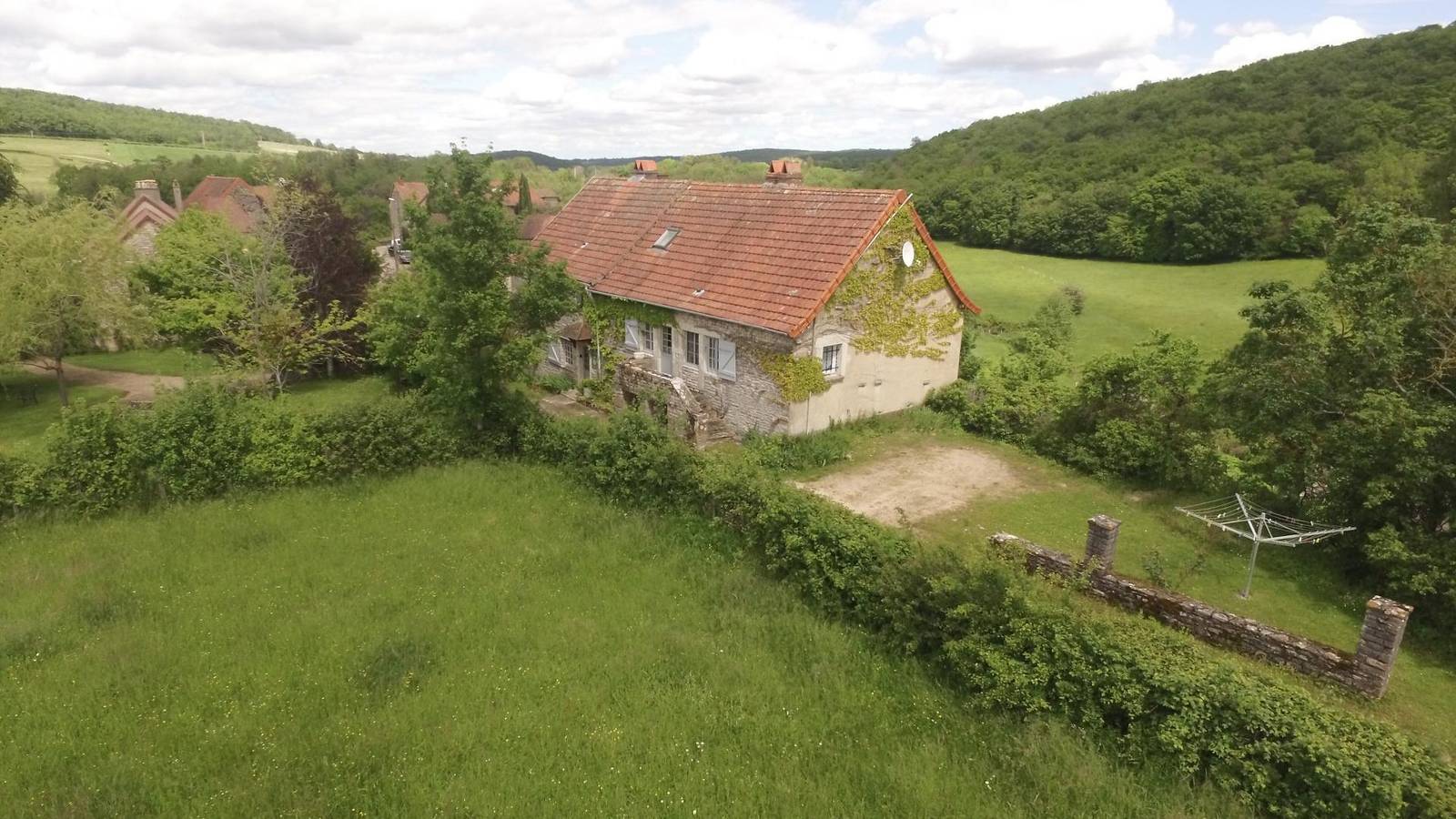 Gîte für 5 Personen mit Garten in Ozenay, Mâcon und Umgebung