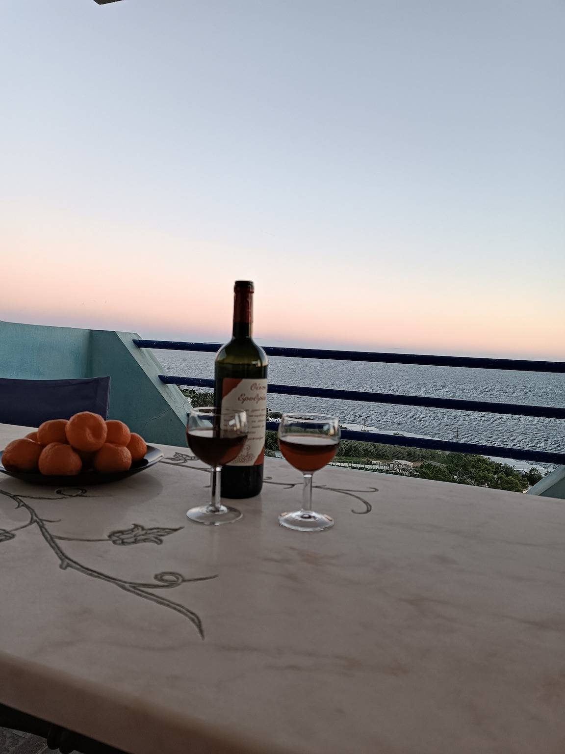 Casa Vacacional 'Blue Window Seaview Maisonette' con Vistas al Mar, Wi-Fi y Aire Acondicionado in Achlia, Lasithi