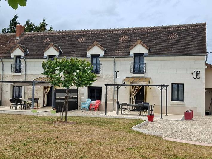 Location de vacances pour 13 personnes, avec jardin et vue, adapté aux familles à Châteauvieux - 2