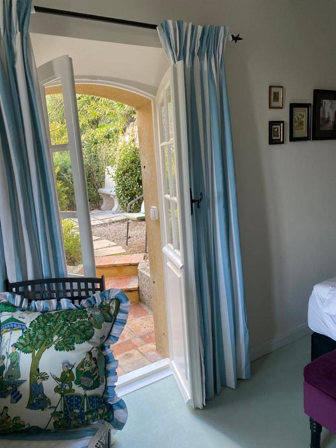 Chambre d’hôte pour 2 personnes, avec piscine et jardin ainsi que vue et terrasse à Grasse - 3