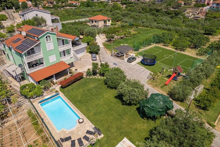 Ferienwohnung für 4 Personen, mit Terrasse und Pool, mit Haustier - 1