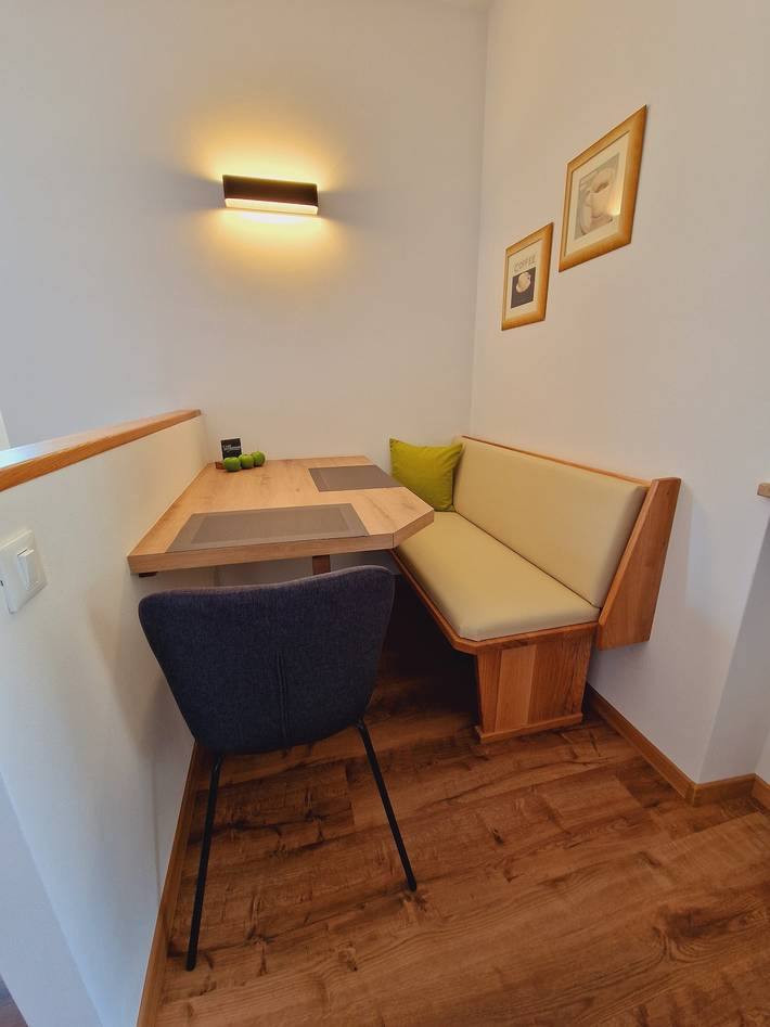 Hel lejlighed, Holiday Apartment 'Rasnerhof Ferienwohnung Zielspitz' with Moutain View, Balcony & Wi-Fi in Oberplars, Algund