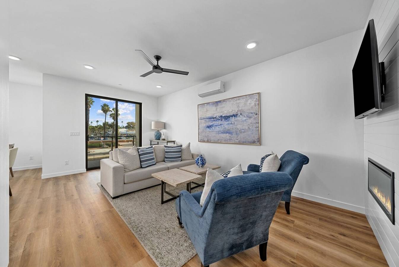 Rooftop Home With Ocean View Private Parking in Oceanside, San Diego County