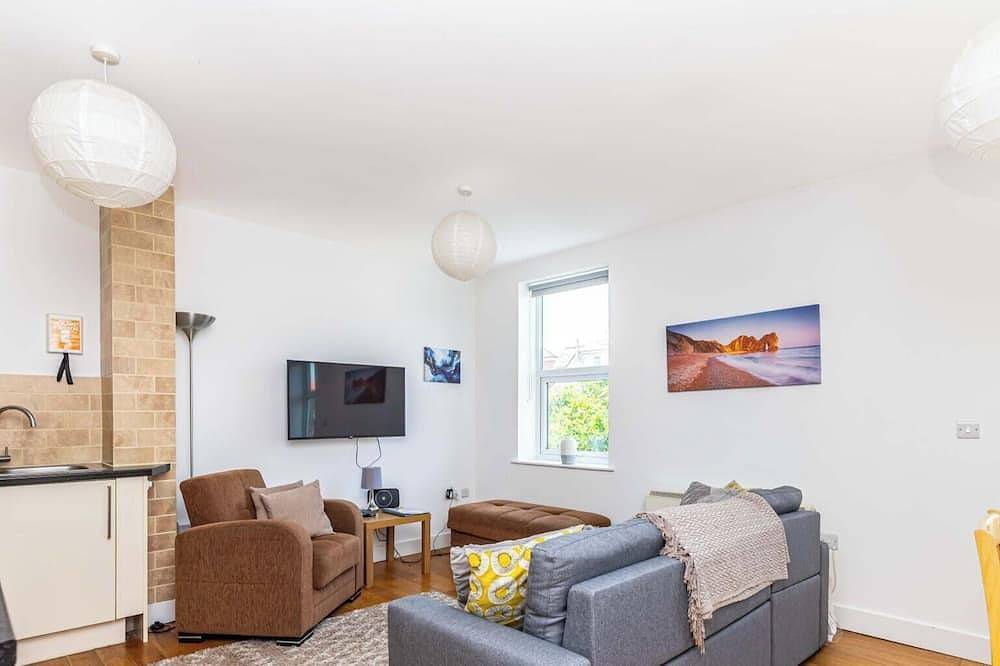Entire apartment, Bournecoast: Close To Stunning Sandy Beaches And Shops In Southbourne in Bournemouth, South West England