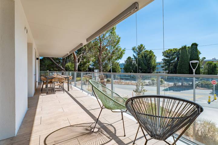 Appartement de vacances pour 6 personnes, avec Balcon ainsi que Terrasse et Piscine à Saint-Laurent-du-Var