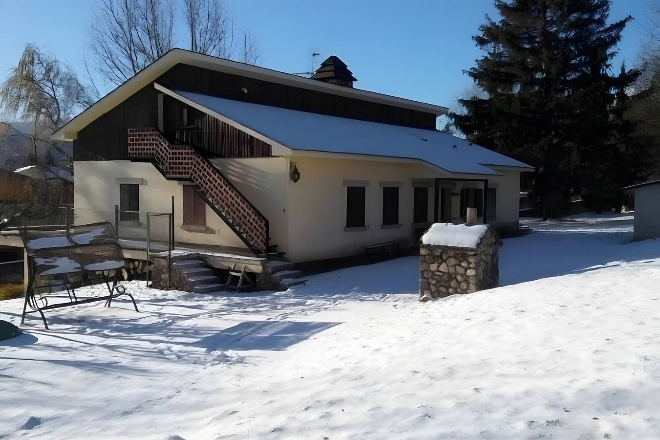 Large family country house in rascafría,1 h from madrid, 12 to 24 people in Rascafria, Sierra de Guadarrama