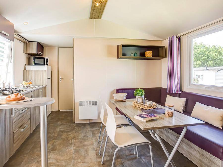 Camping Romanée - la Ferme de la Serraz - Mobilhome 4 personnes - Mobil-home Confort - 2 chambres - Climatisation in Doussard, Parc naturel régional du Massif des Bauges