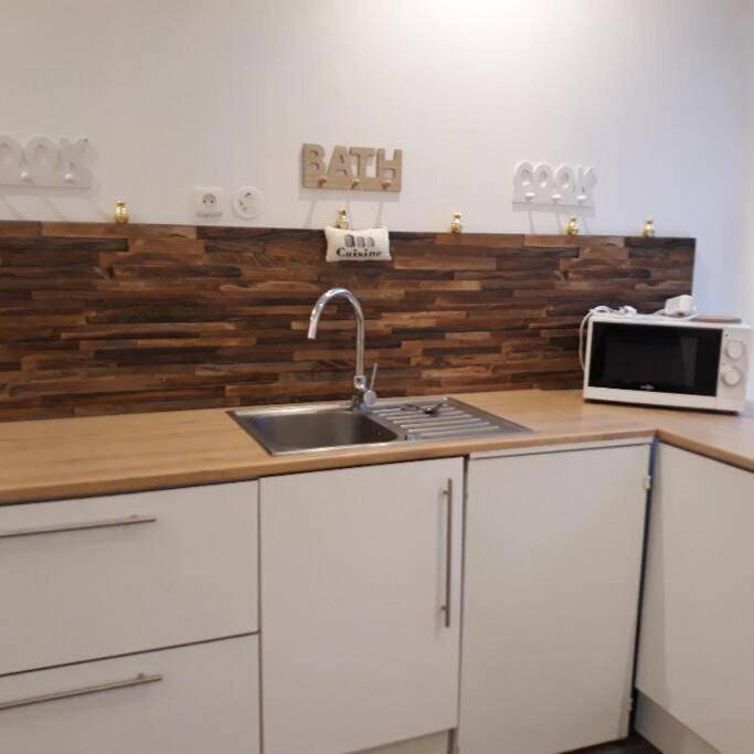 Appartement entier, Appartement agréable in Saint-Léonard-de-Noblat, Région de Limoges