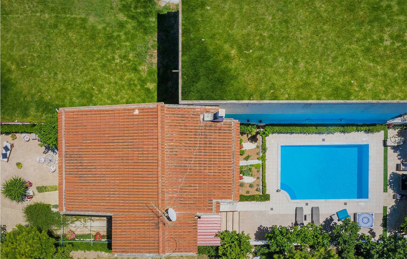 Appartement mit Meerblick und Pool 400 m von der Küste entfernt in Korinthia