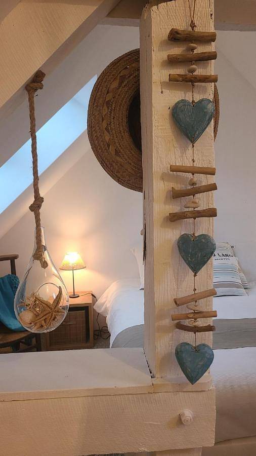 Location de vacances pour 2 personnes, avec jardin ainsi que terrasse et vue à Le Ferré - 3