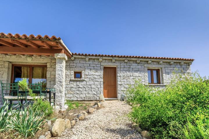 Gîte pour 4 personnes, avec piscine et balcon/terrasse à Badesi - 3