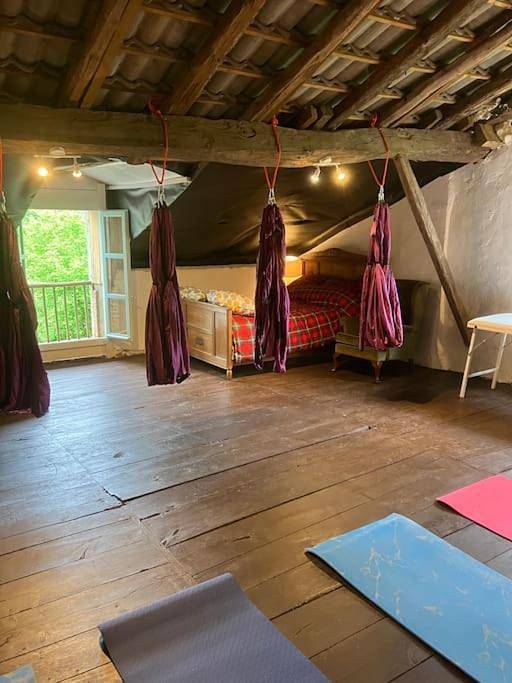 Location de vacances pour 14 personnes, avec piscine ainsi que balcon et vue à Bellac - 2