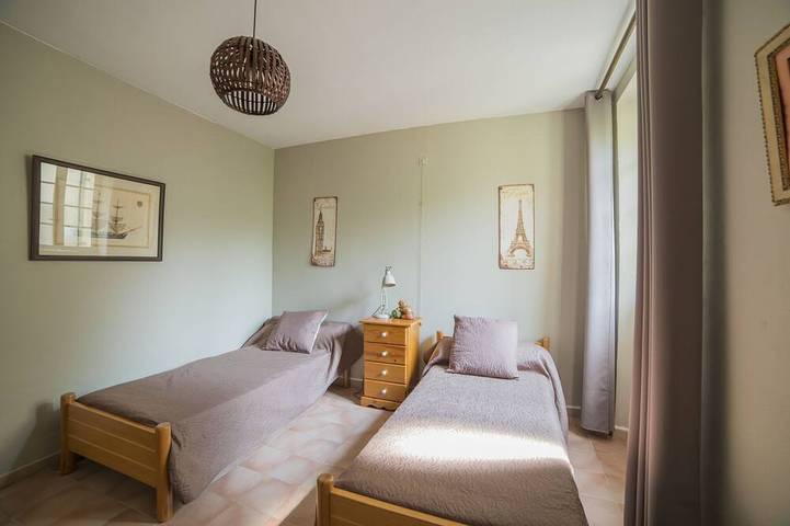 Gîte pour 6 personnes, avec piscine ainsi que jardin et terrasse à Sablet - 3