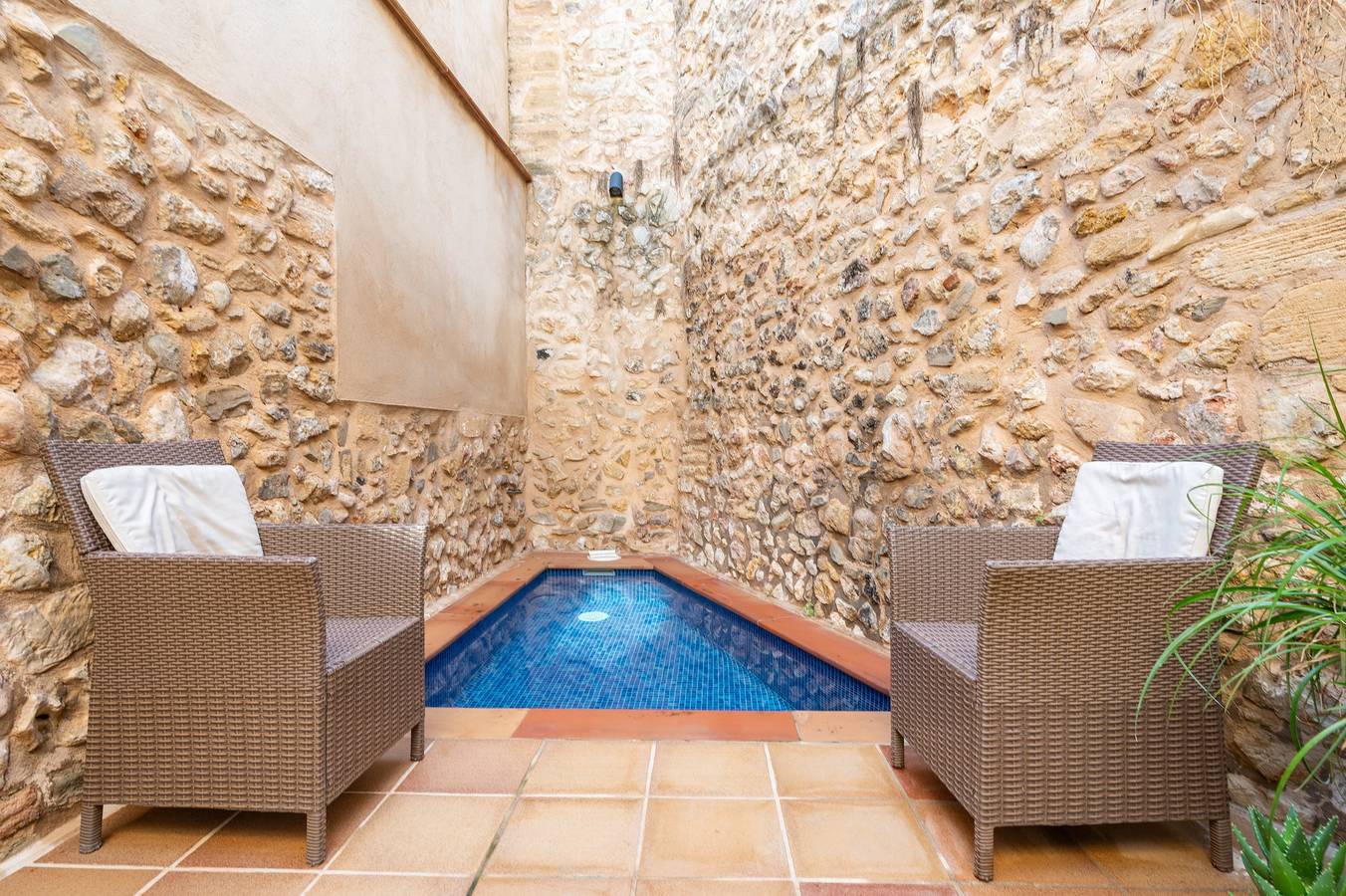 Haustierfreundliches Ferienhaus 'Casa Romana' mit Bergblick, Pool und Wlan in Pollença Stadt, Pollença
