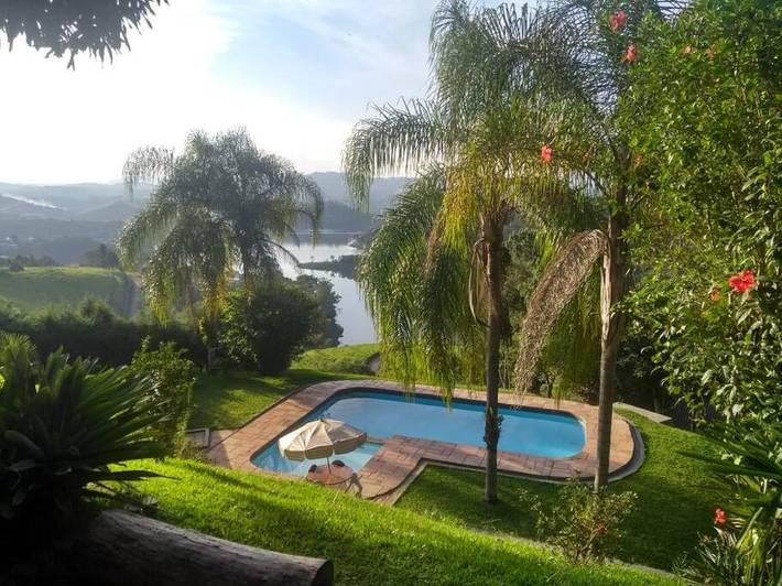 Casas e apartamentos de temporada para 5 pessoas, com vista e jardim e ainda piscina, com animais de estimação em Igaratá
