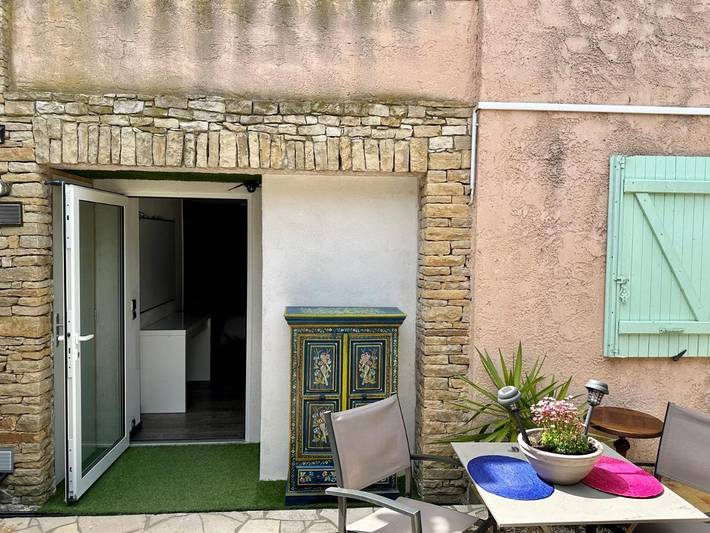 Location de vacances pour 2 personnes, avec Terrasse ainsi que Jardin et Vue à Ceyreste