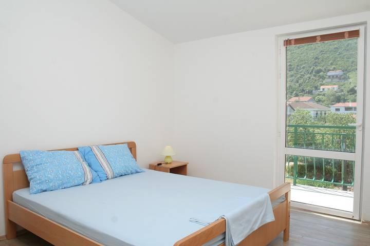 Apartament wakacyjny dla 5 osób, z Balkon/ taras w Trpanj