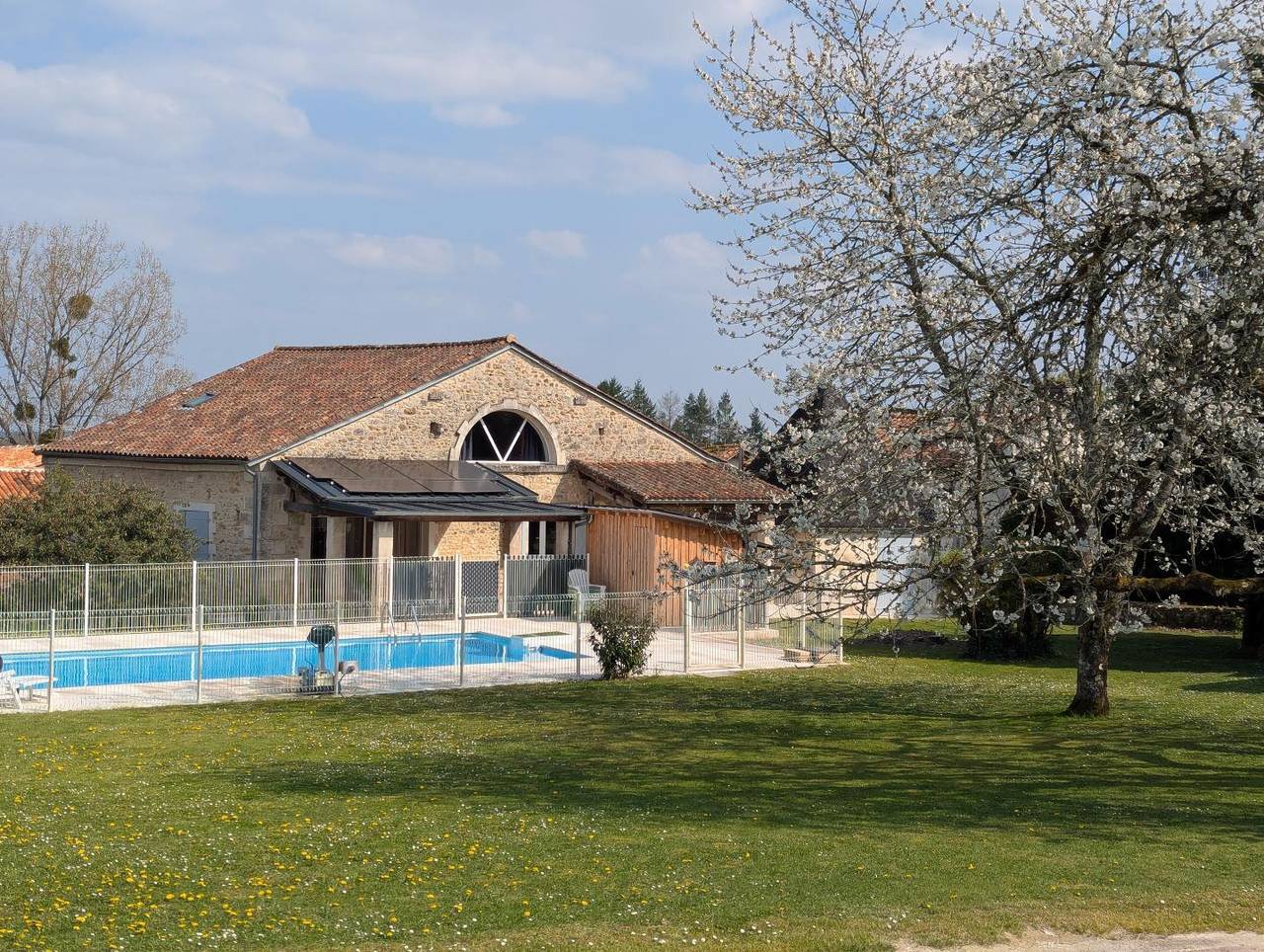 Gîte für 6 Personen in Charras, Charente