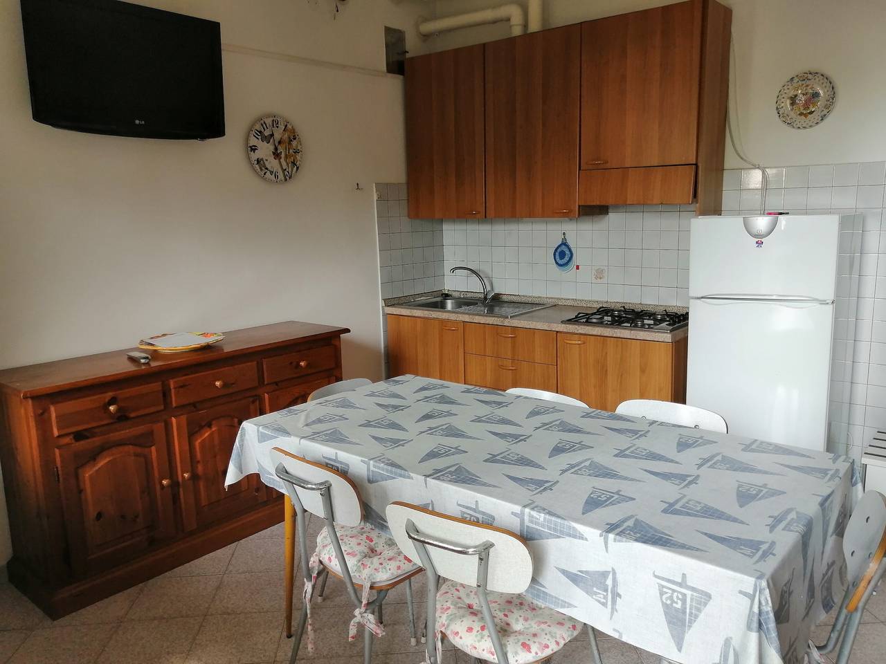 Appartamento intero, Appartamento 'Euroholiday Village 2A' con terrazza privata, giardino in comune e Wi-Fi in Lido di Jesolo, Jesolo