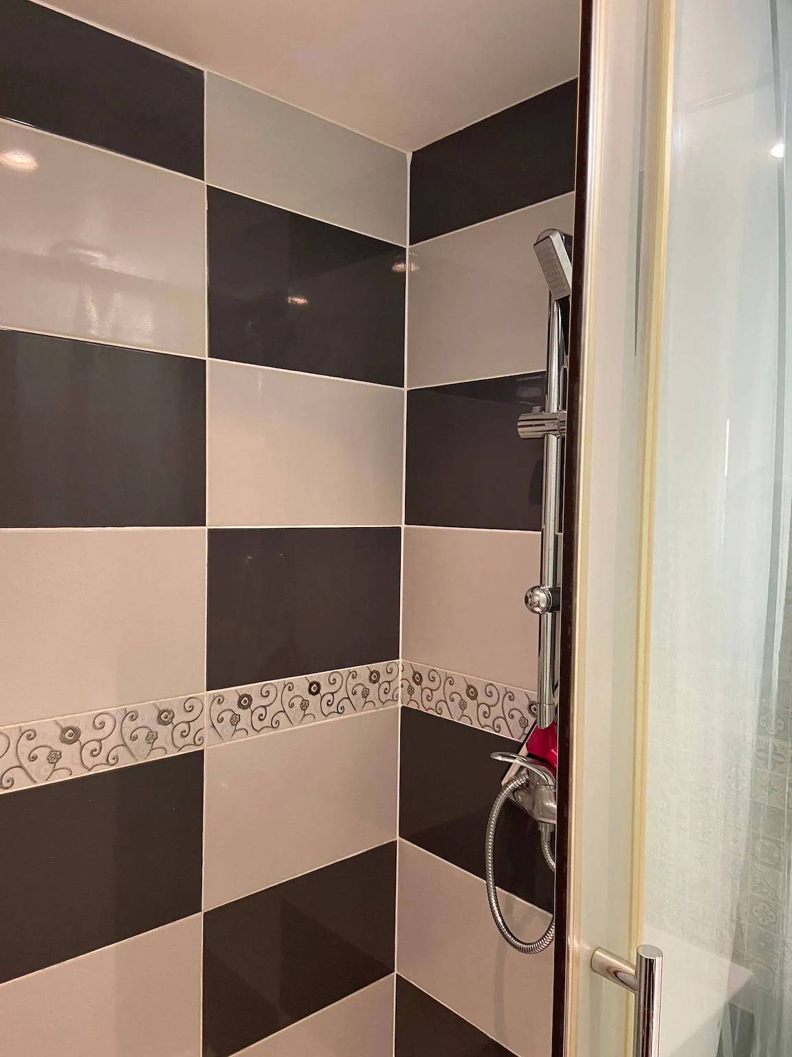 Studio entier, Charmant studio avec terrasse à Chenou, 20 m² in Chenou, Seine-et-Marne