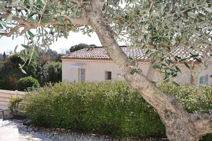 Location de vacances pour 4 personnes, avec terrasse et jardin à Arpaillargues-et-Aureillac