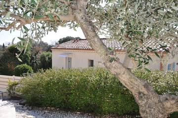 Gîte pour 4 personnes, avec terrasse et jardin à Arpaillargues-et-Aureillac