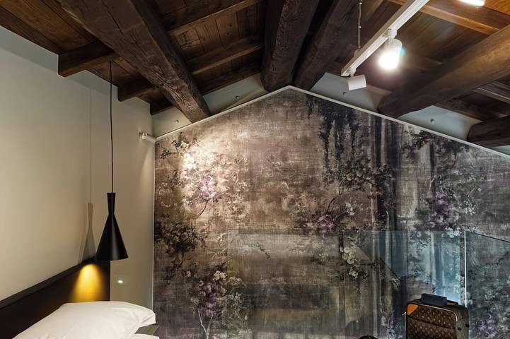 Luxury Loft in 16th-century Renaissance Palace in Cathedral Square in L'Aquila, Gran Sasso