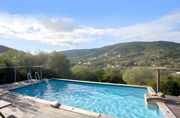 Maison de vacances pour 4 personnes, avec jardin à Porto-Vecchio