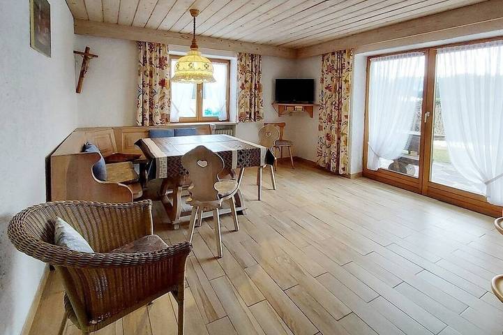 Bauernhof für 6 Personen, mit Terrasse und Garten in Prem