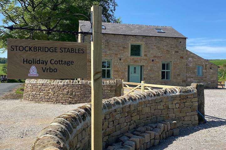 Vacation rental for 4 people, with yard in England