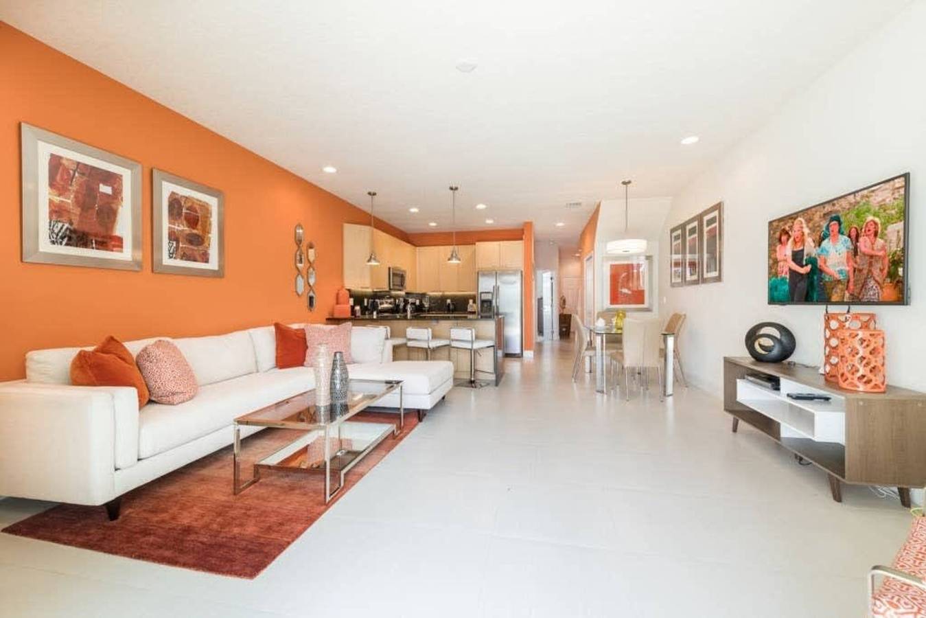 Villa for 6 Guests in Four Corners, Lake County