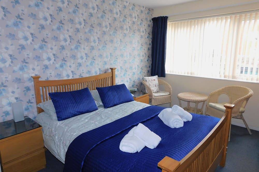 Entire apartment, Starry Seaview -  boasts amazing panoramic views of the town and sea; its position guaranteeing sunr in Sheringham, Norfolk Coast