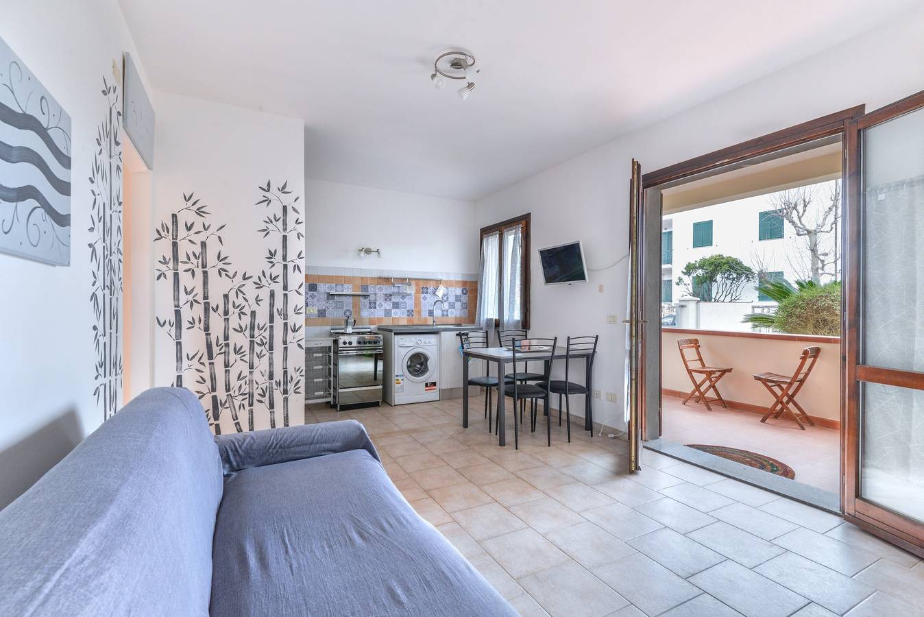 Appartamento intero, Appartamento 'Maria' con terrazza privata e aria condizionata in Spiaggia di Marina di Campo, Marina di Campo