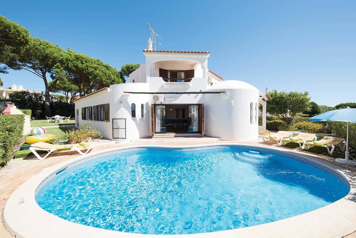 Villa pour 6 Personnes dans Quarteira, District de Faro