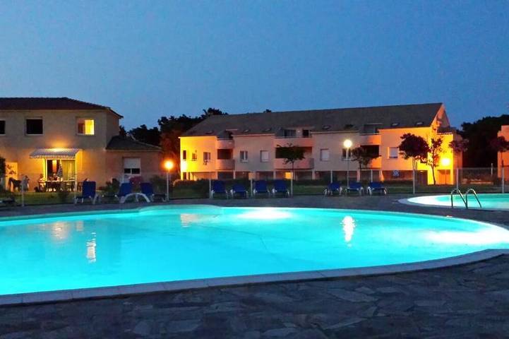 Appartement de vacances pour 6 personnes, avec piscine et terrasse