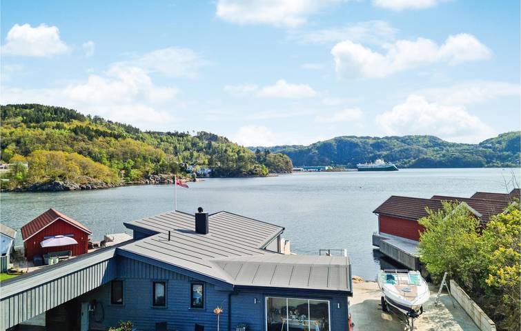 Ferienhaus für 6 Personen mit Garten in Lyngdal