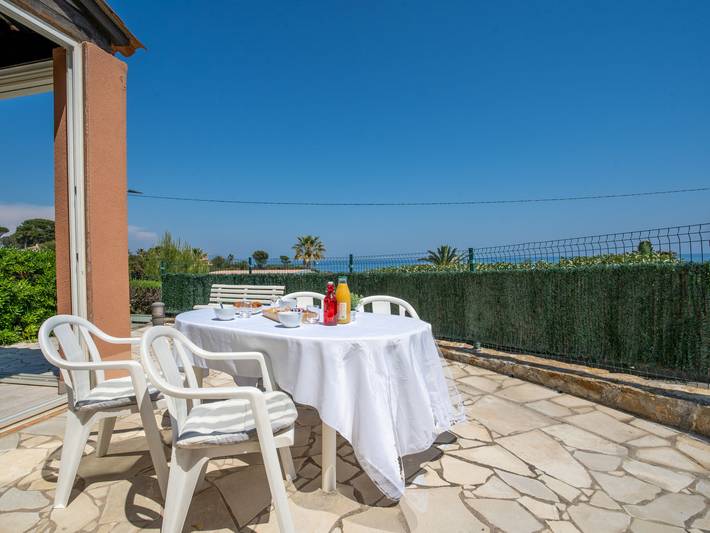 Gîte pour 4 personnes, avec jardin et terrasse dans Saint-Aygulf - 2