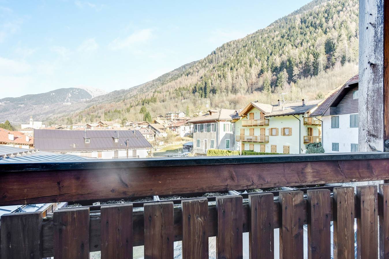 Ganze Wohnung, Ferienwohnung "Mansarda tra le Dolomiti di Brenta" mit Bergblick und Balkon in Bocenago, Brentagruppe