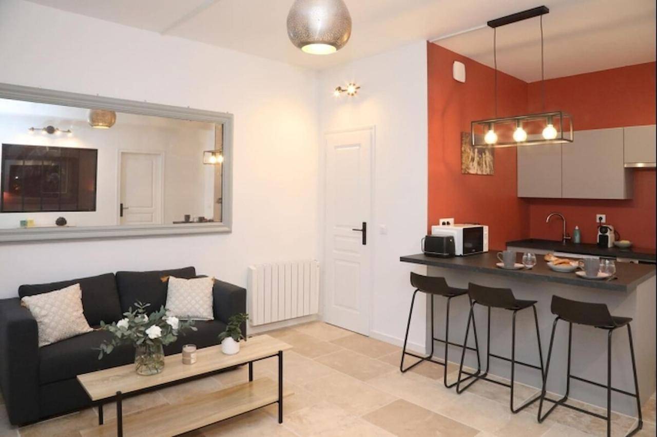 Appartement entier, One-Bedroom Apartment in Senlis, Oise
