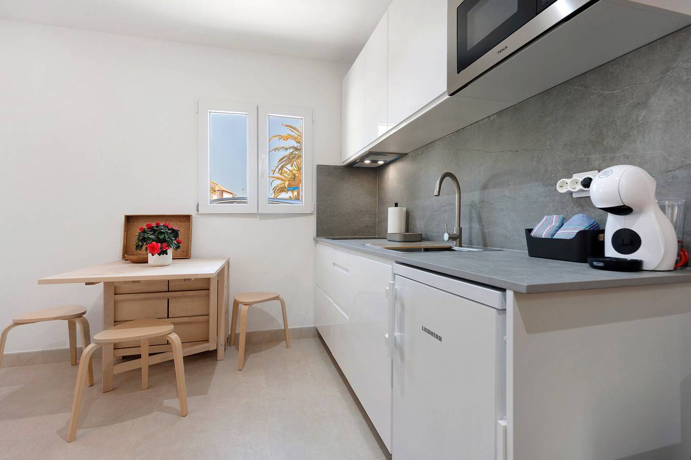 Appartamento intero, Vacanze 'La Lajita Beach Studio' con vista mare, Wi-Fi e aria condizionata in La Lajita, Pájara