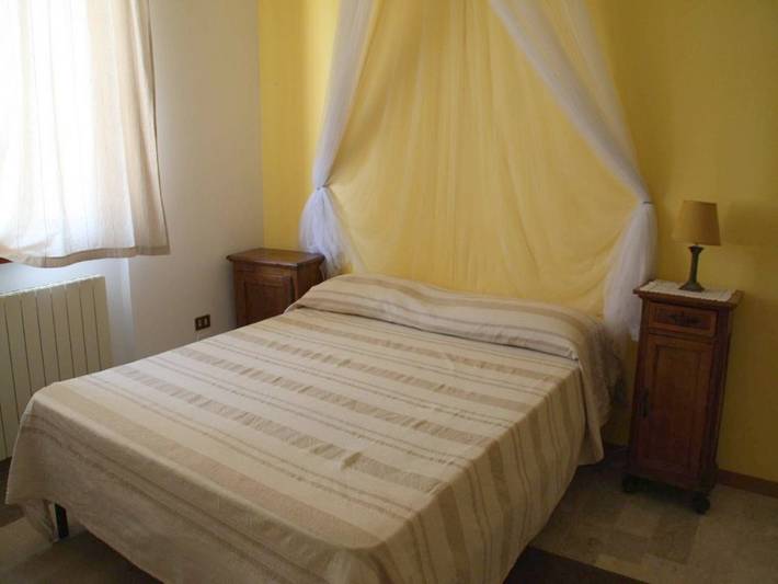 Rustico per 2 persone, con giardino e terrazza nonché panorama nelle Marche