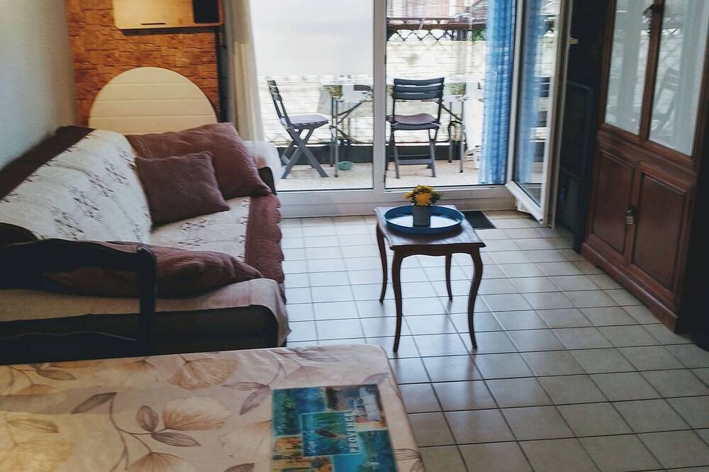 Ganze Wohnung, Anasa - Charming bright T2, terrace and comfort for 2 to 3 people in Digne-les-Bains, Alpes-de-Haute-Provence