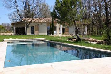 Gîte pour 2 personnes, avec jardin et vue ainsi que sauna et piscine à Caseneuve