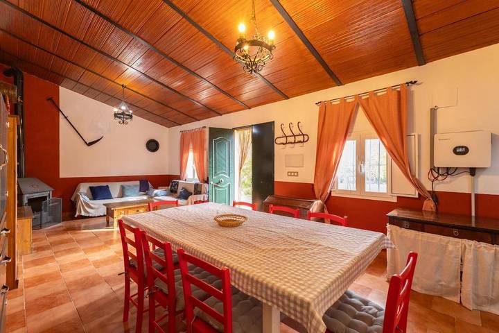 Casa rural para 7 personas, con jardín además de piscina y vistas, Se admiten mascotas en Guadalcanal - 2