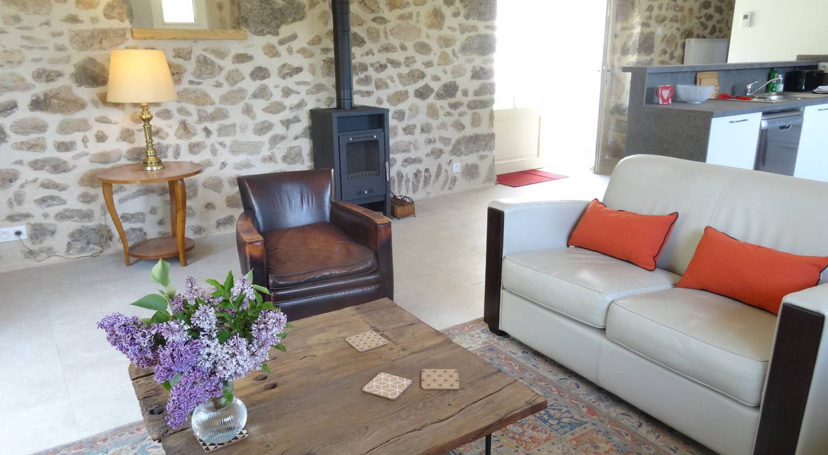 Gîte La Traboule au calme idéal randonneurs in Saint-Jean-Chambre, Parc naturel régional des Monts d'Ardèche