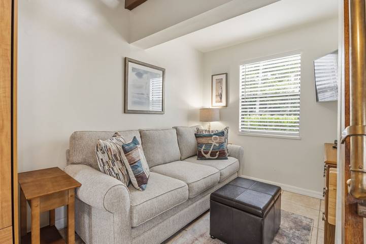Entire studio, Sand Dune Shores in Palm Beach Shores, Singer Island