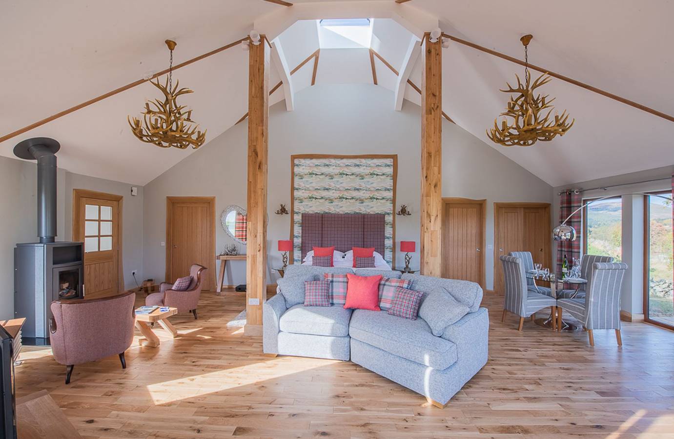 Baumhaus für 2 Personen mit Terrasse in Glenshee, Perthshire