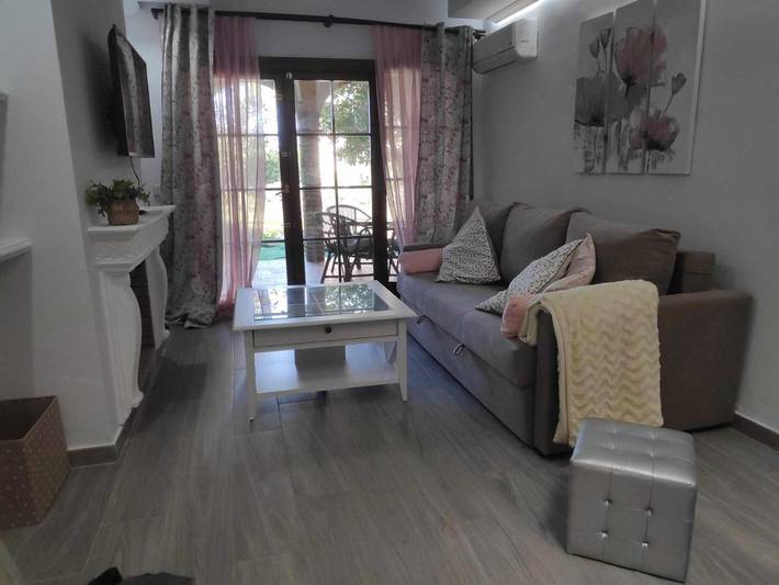 Apartamento de vacaciones para 6 personas, con vistas al lago y piscina además de jardín y vistas - 1