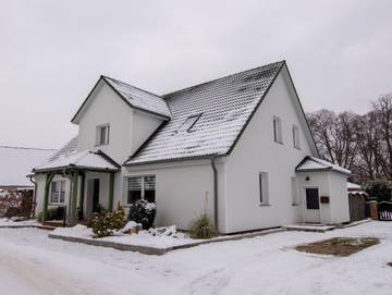 Ferienwohnung für 3 Personen, mit Terrasse und Garten in Kröslin